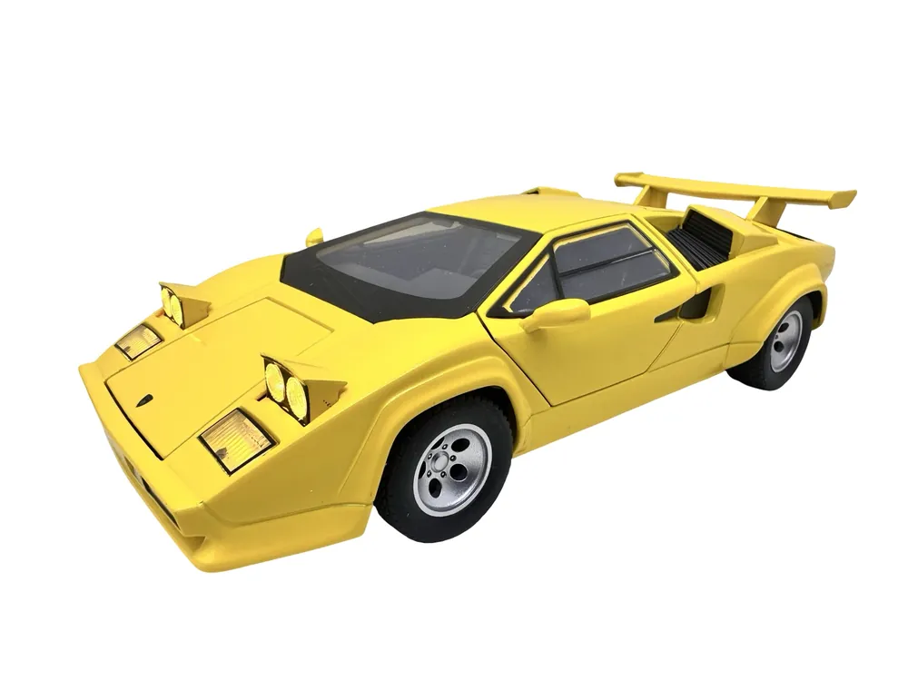 Macheta Lamborghini Countach galben 1 24 replica metal lumini si sunete usi tip foarfeca Vezi acum