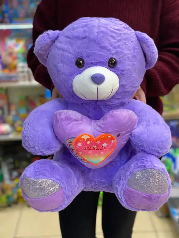 Reducere specială Urs de plus mov cu inima brodata „Te Iubesc” si detalii stralucitoare – 50 cm