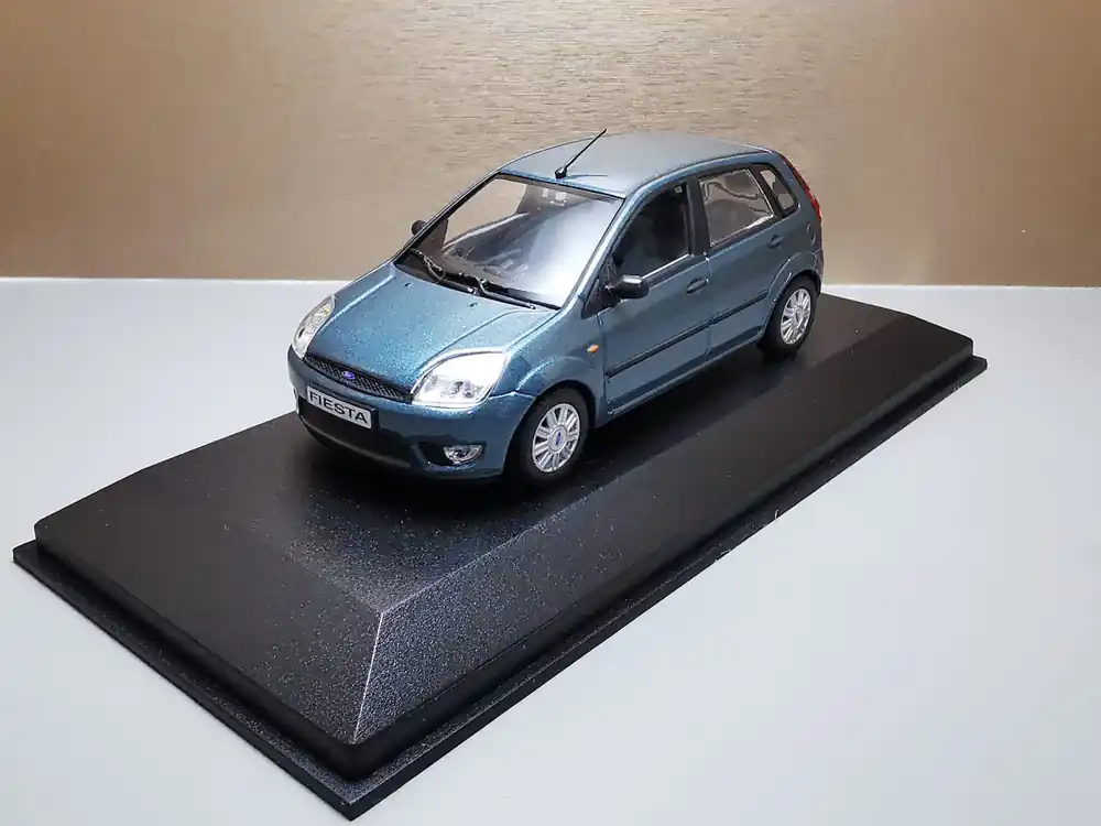Ford Fiesta MK6 2001 verde 4 usi Noutate