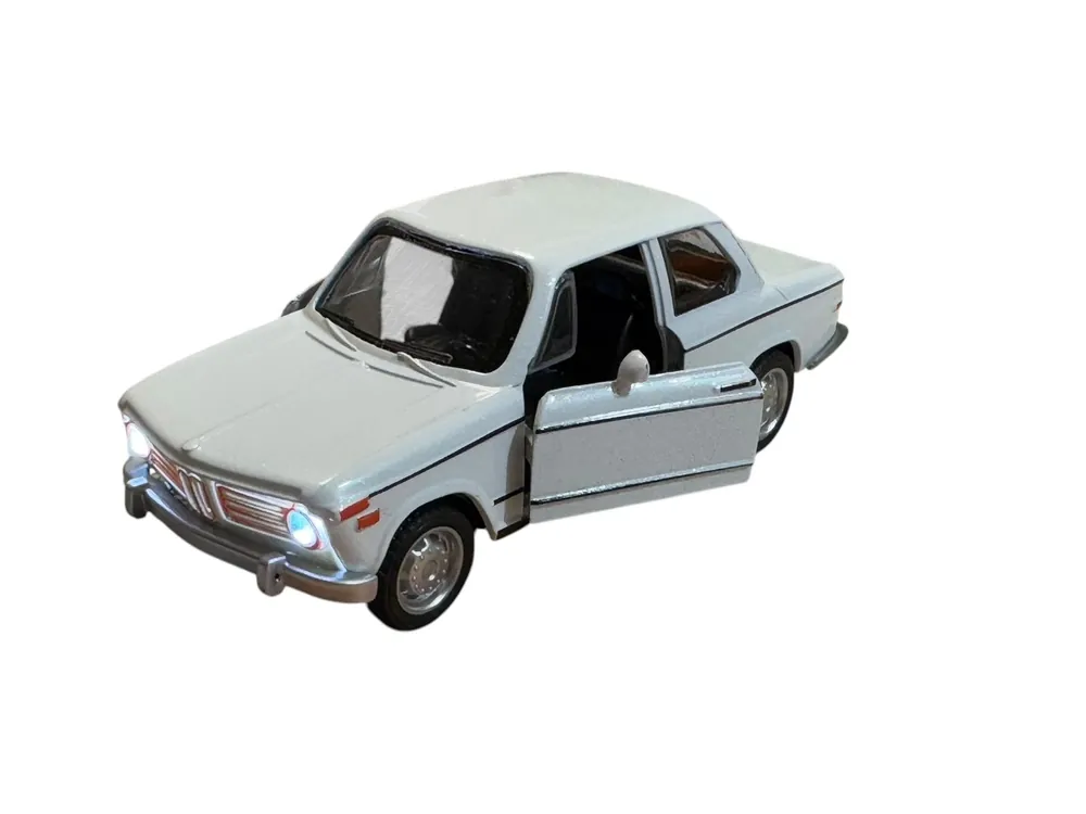 Macheta auto Bmw 2002 (Replica) cu led-uri si sunete Chilipir