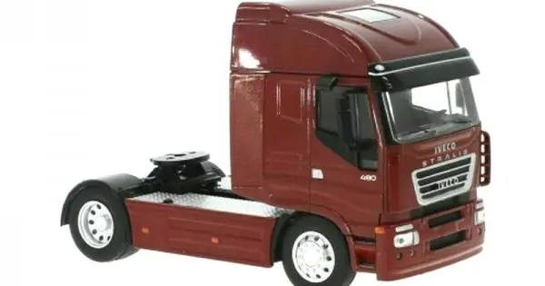 Ofertă limitată Macheta camion Iveco Stralis rosu 2012, 1 43 Ixo